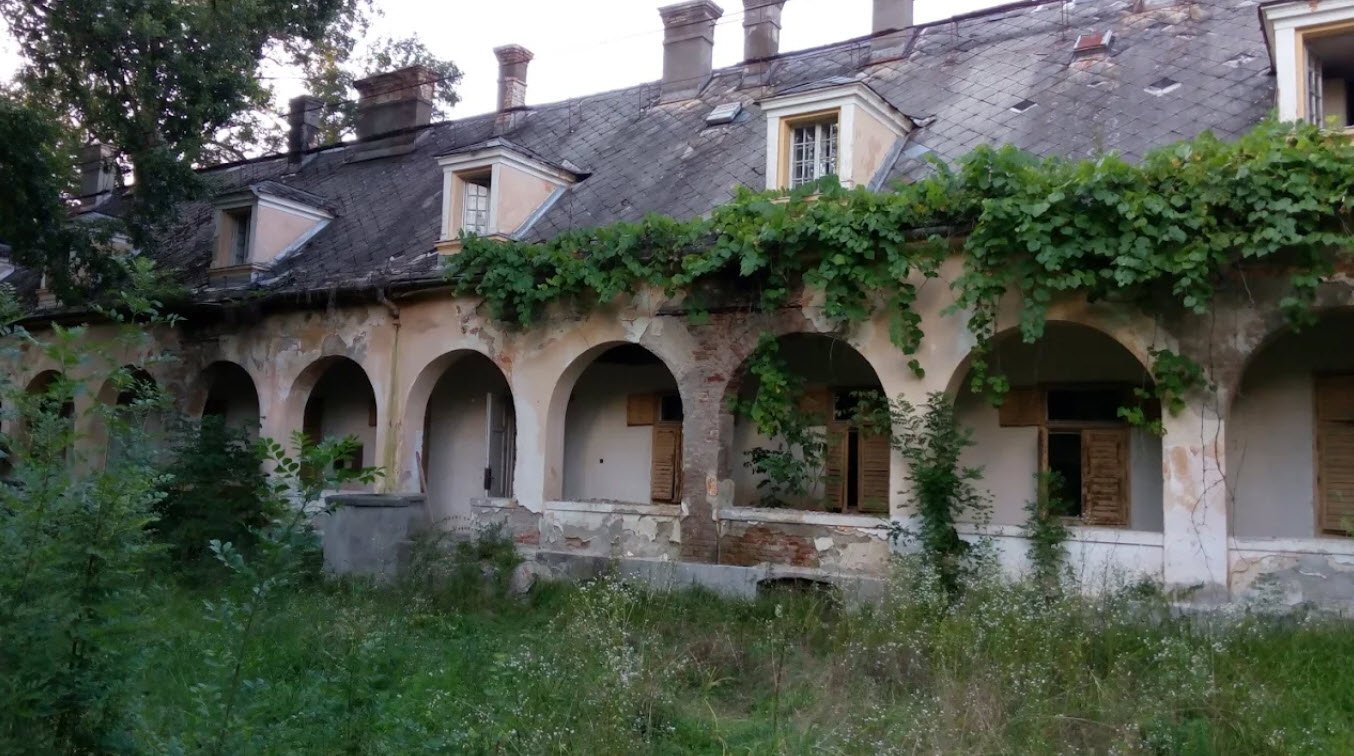 Mocioni Castle, Bulcs, Romania, Romania